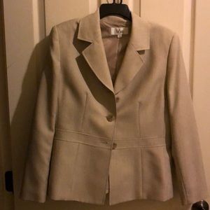 Women’s suit